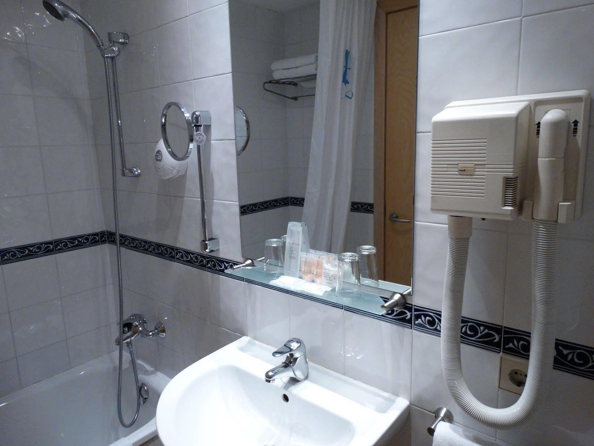 Hotel Rambla Figueres المظهر الخارجي الصورة