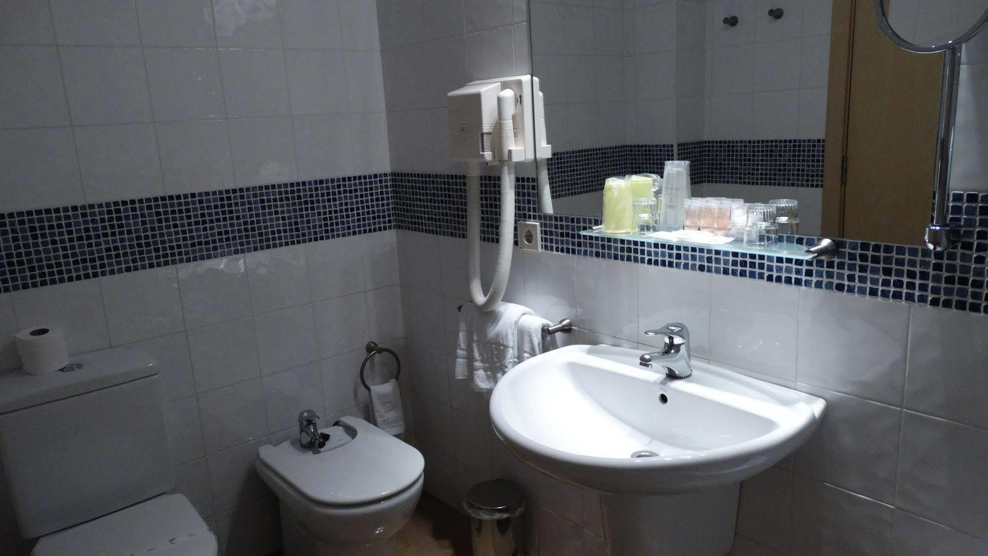 Hotel Rambla Figueres المظهر الخارجي الصورة