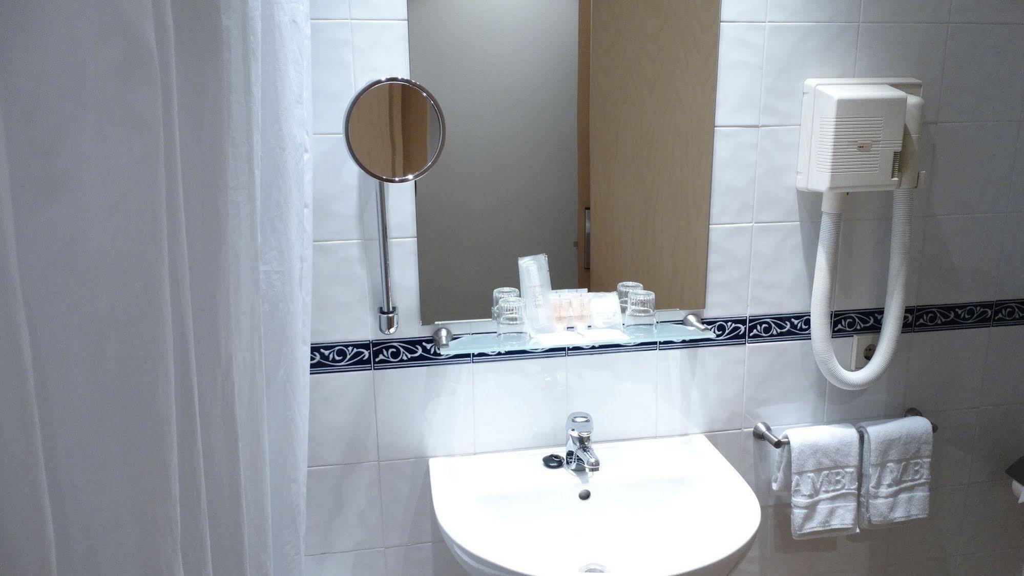Hotel Rambla Figueres المظهر الخارجي الصورة